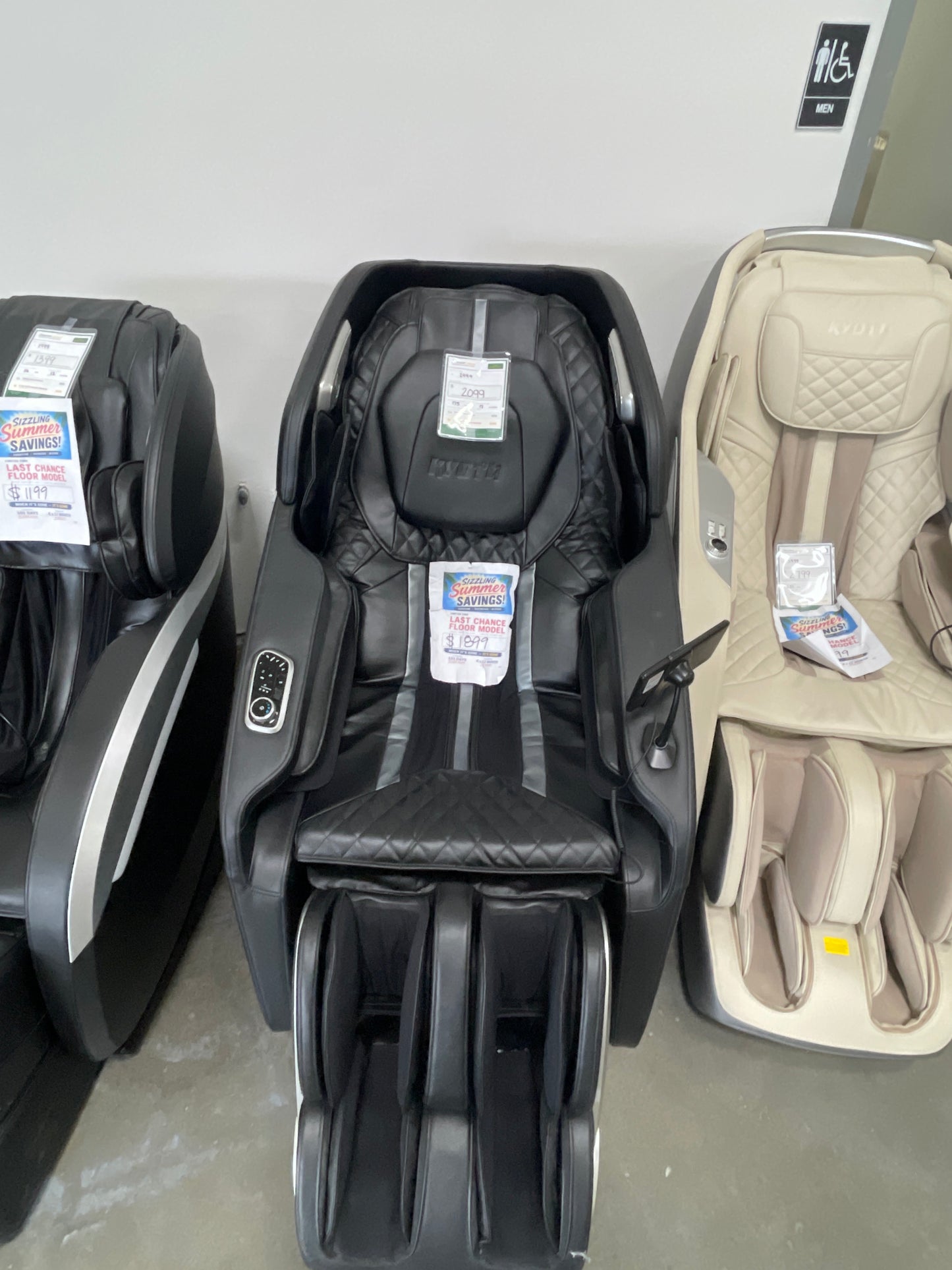 Kyota M698 4D Massage Chair – Full Body Zero Gravity Massage Experience