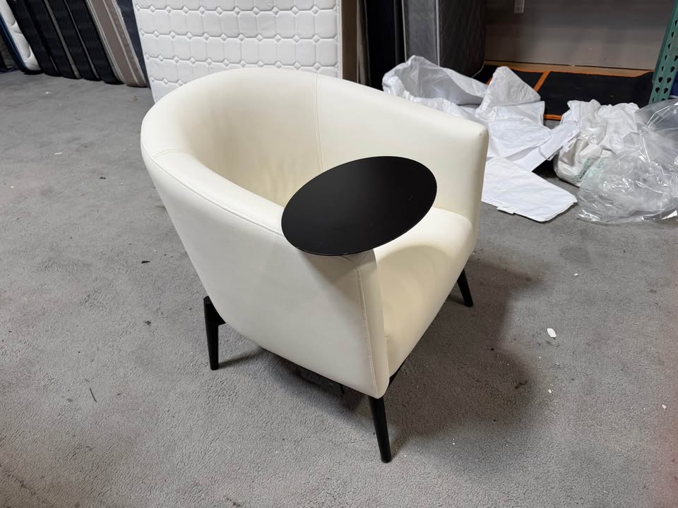 Power Lounge Chairs