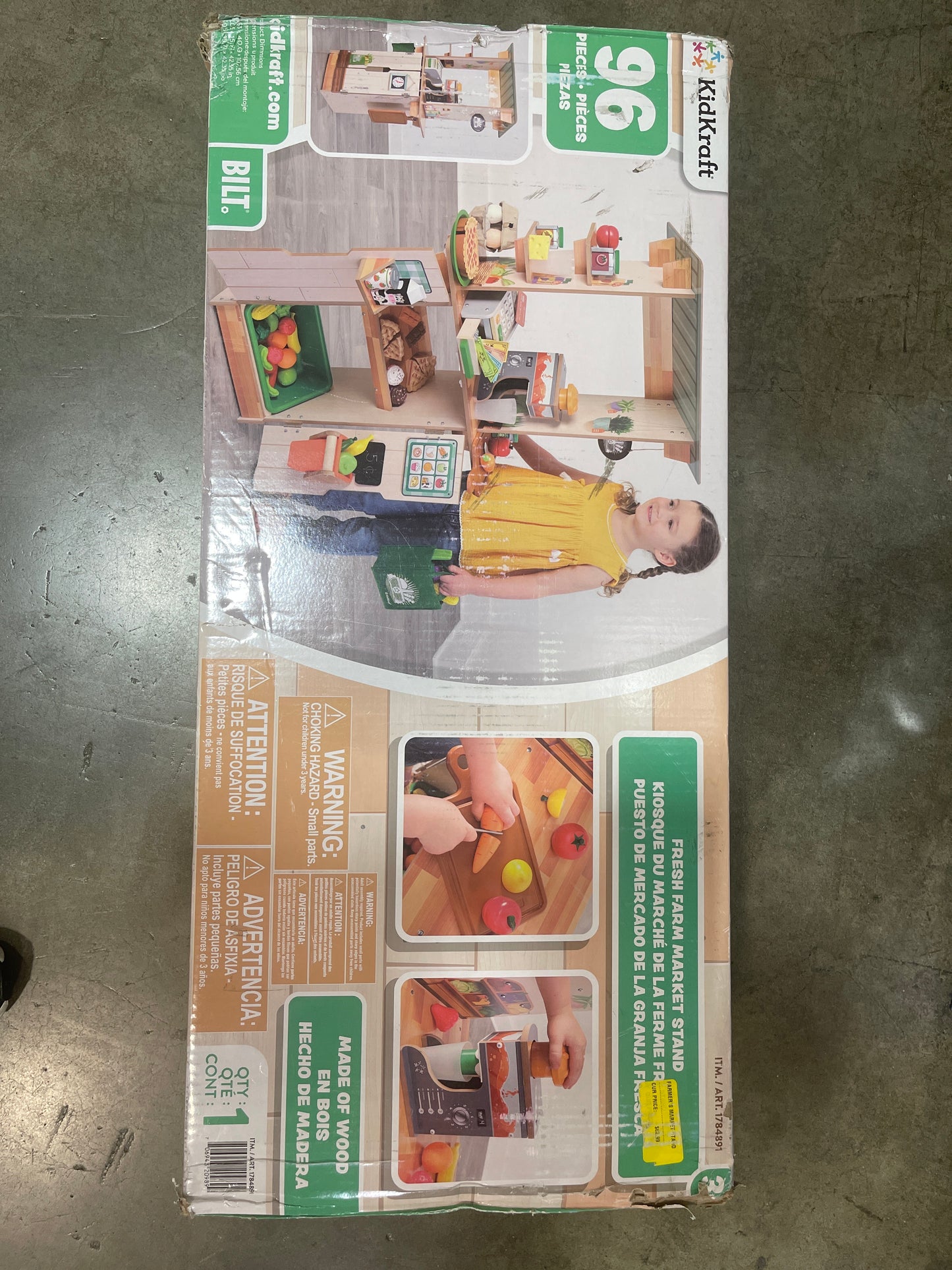 KidKraft 96-Piece Fresh Farm Market Stand
